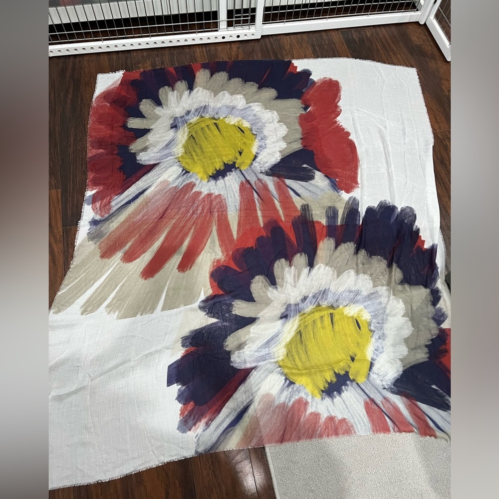 Mila Mate Pulcino Flowers Scarf